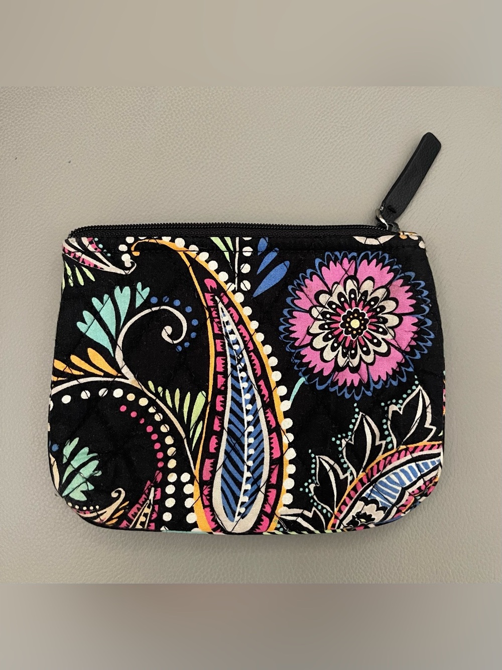 Vera Bradley Quilted Zip Pouch Set in Retired Bandana Swirl Pattern - Picture 2 of 10
